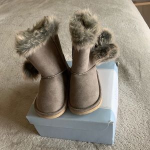 Koala kids  “UGGs” boots